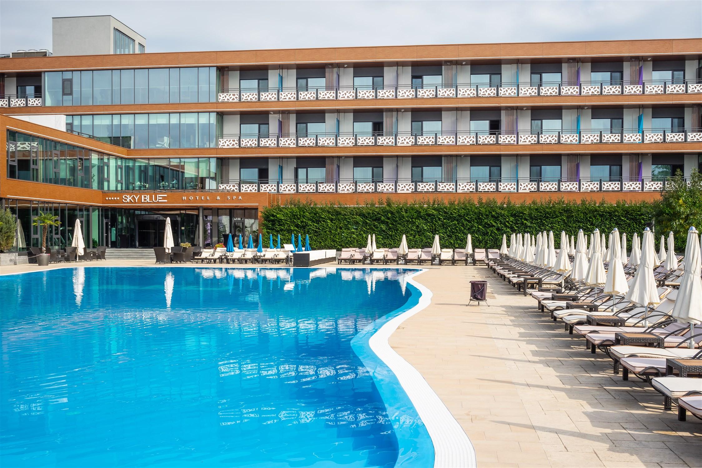 Sky Blue & Hotel 5*