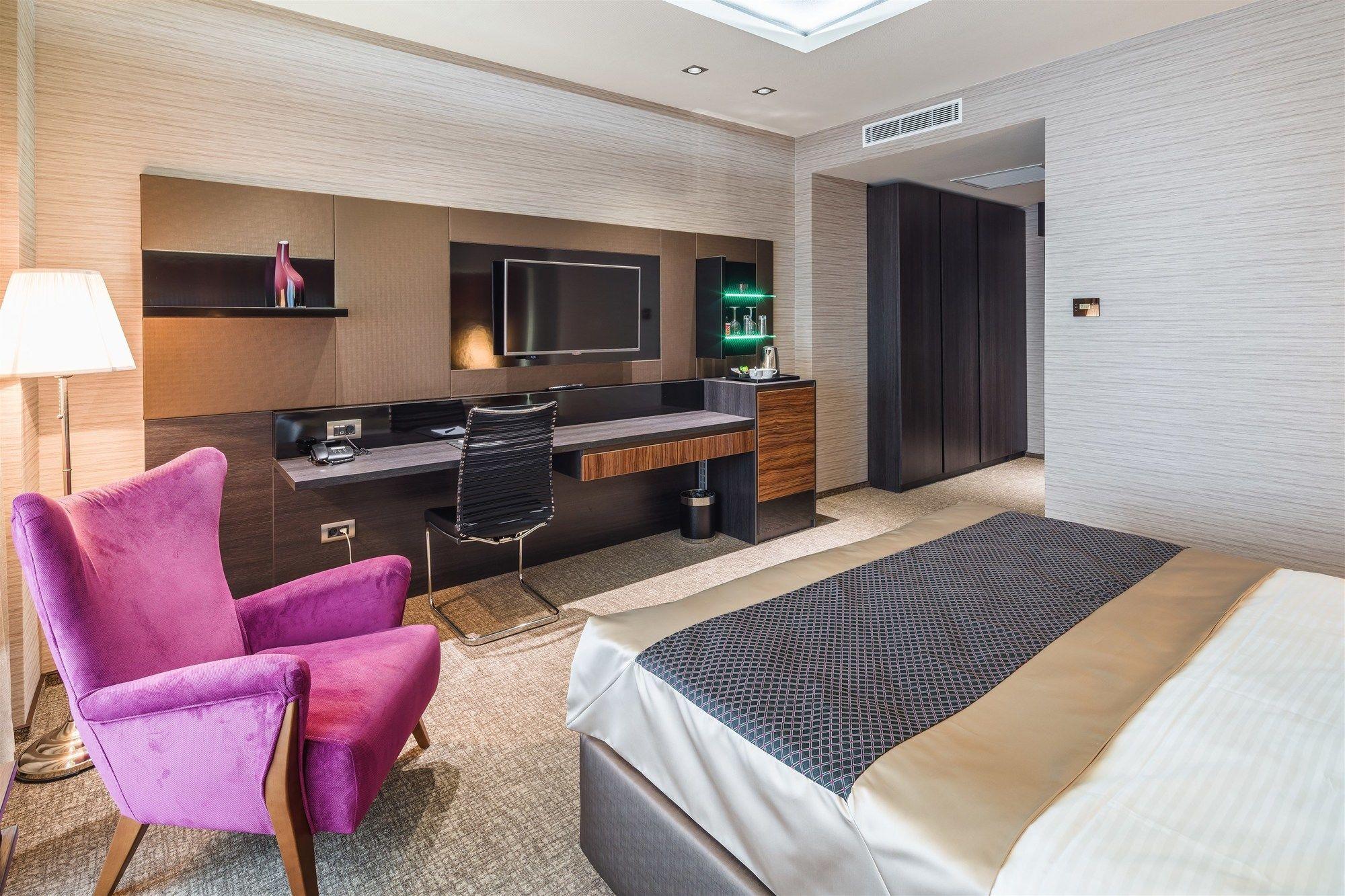 Hotel Sky Blue &
