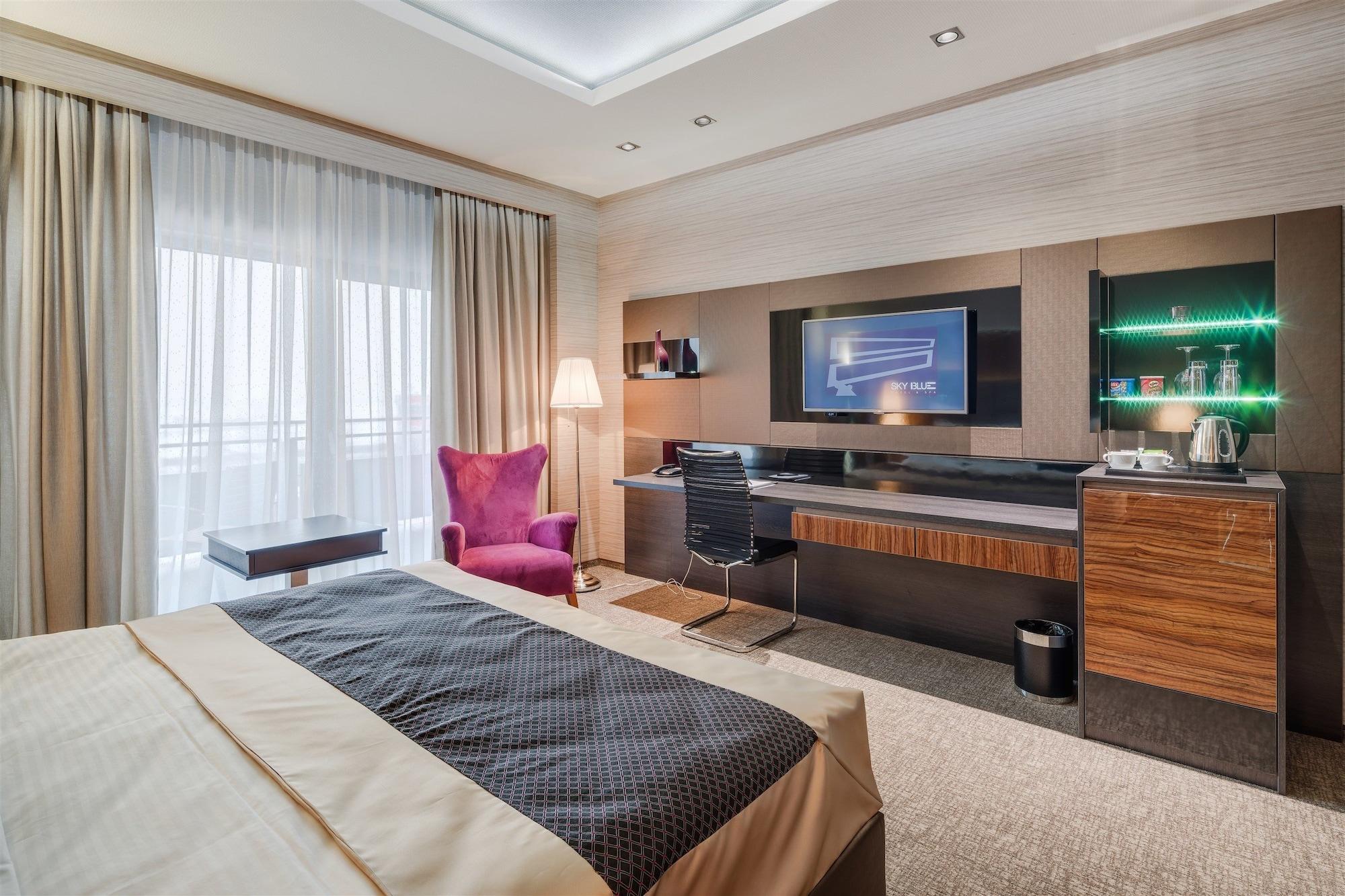 Sky Blue & Hotel 5*