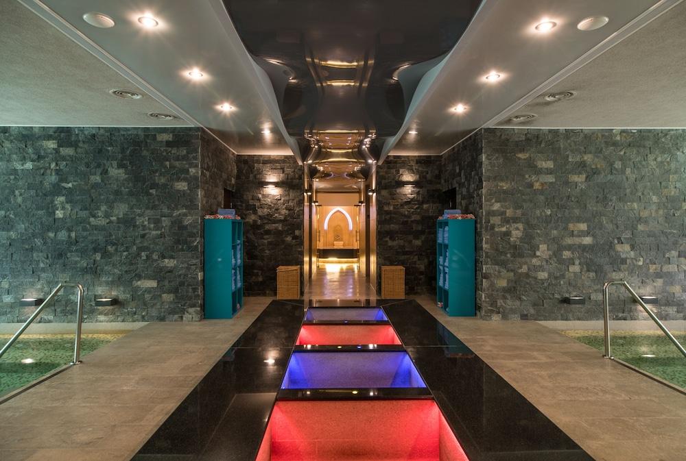 Sky Blue & Hotel Paulesti (Prahova)